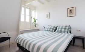 Central Rooftop Terrace Guest Suite